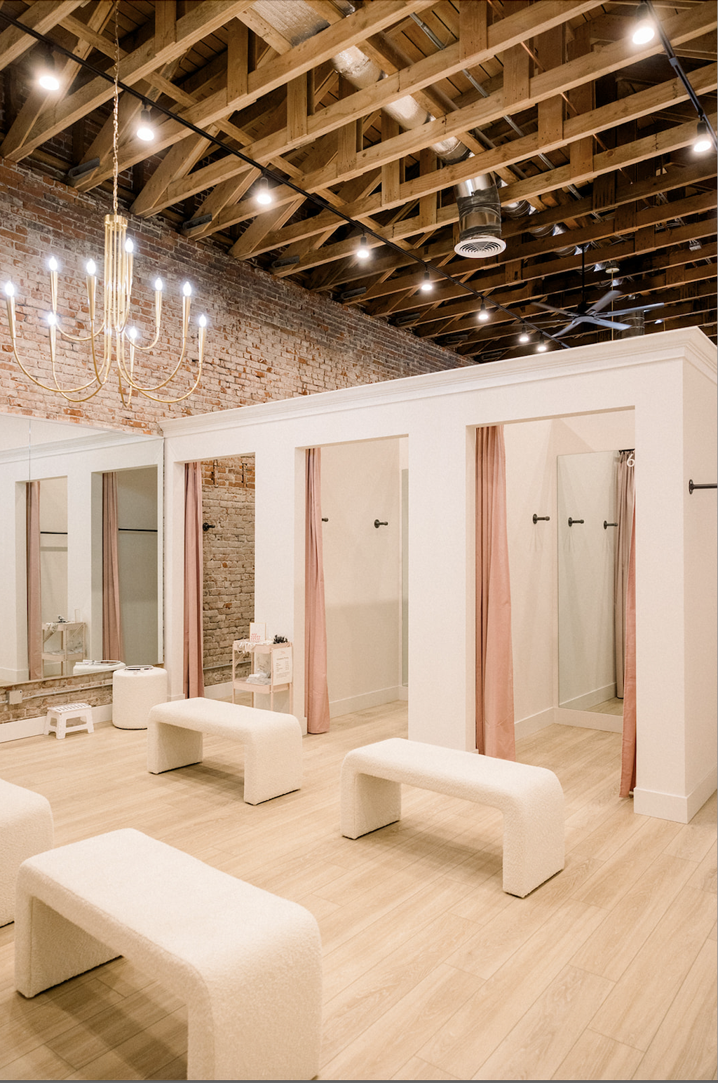 phoenix arizona boutique fitting rooms