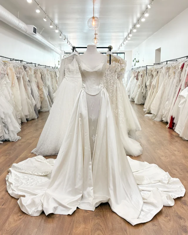 princess polly baby blue dress Used bridal items for sale in Shreveport main image 0